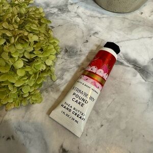 Bath & Body Works Strawberry Pound Cake Hand Cream - Red & White